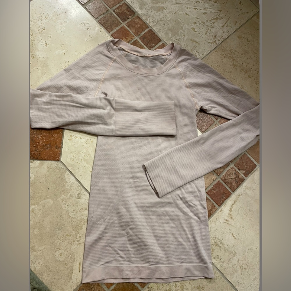 Pink lululemon top
